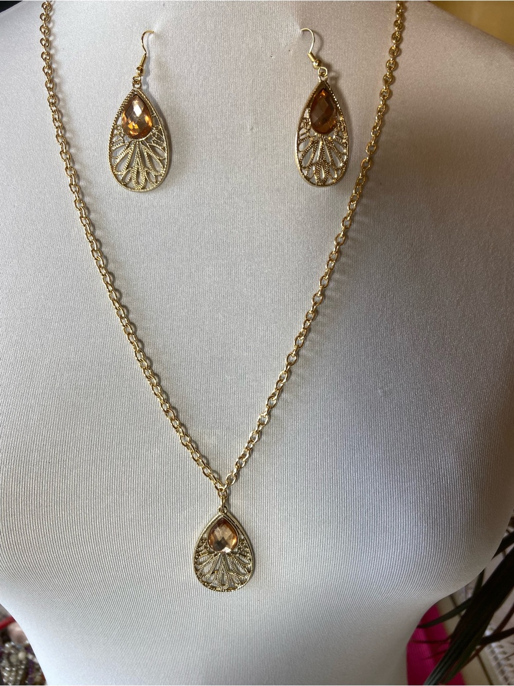 Gold Teardrop Necklace and Earring Set with Amber Teardrop Stones